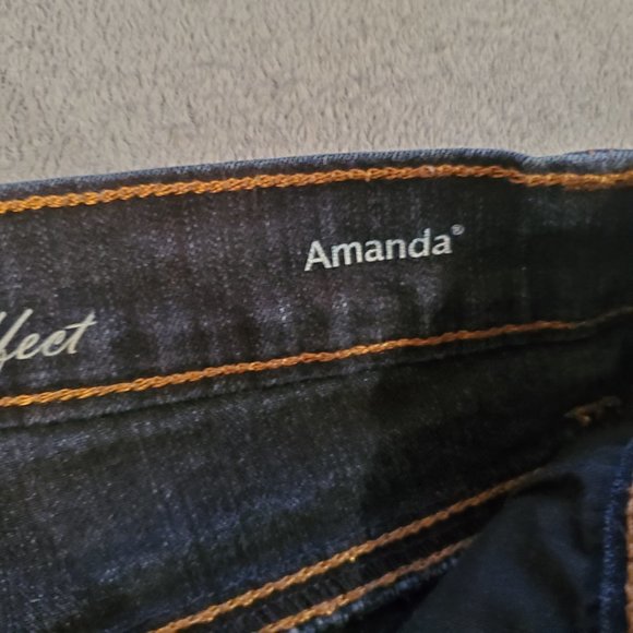 Gloria Vanderbilt Amanda Jeans Women 8 Blue Slim Capri Dark Wash Denim Normcore - Picture 6 of 15